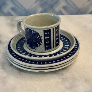 Set of 5 damaged Midwinter Stonehenge Dahlia pieces